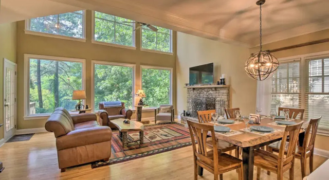 Коттедж Big Canoe Retreat w/ Deck & Golf Course Views