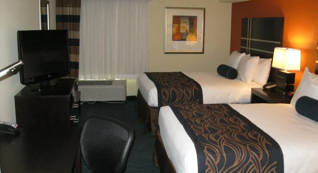 Четырёхместный номер Standard Holiday Inn & Suites Columbia NE - Ft Jackson Area by IHG