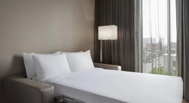 Двухместный номер Standard AC Hotel Louisville Downtown