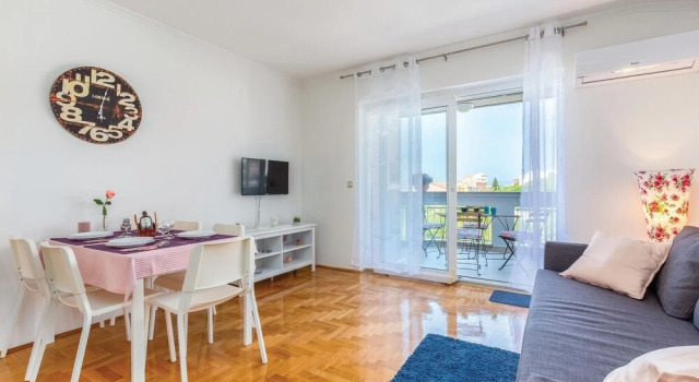 Beautiful Apartment in Crikvenica With Wifi and 2 Bedrooms, Забронировать Апартаменты/квартира Цриквеница Приморско-Горанская жупания