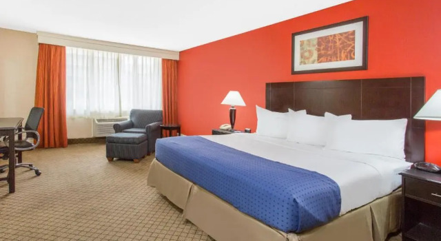 Номер Standard с частичным видом Baymont by Wyndham Fayetteville Fort Bragg Area