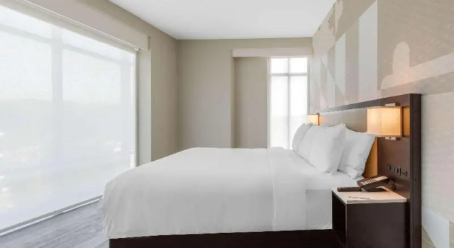 Люкс Deluxe Cambria Hotel College Park