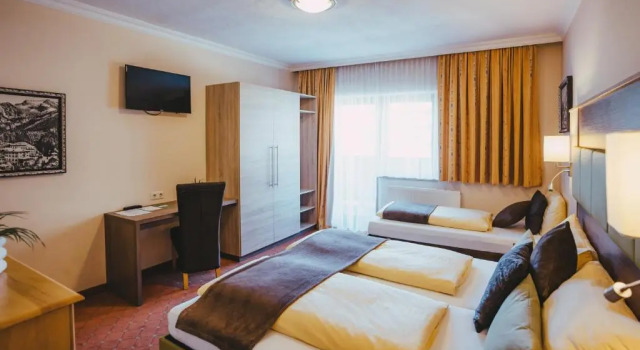 Трёхместный номер Standard Hotel Austria - inklusive Joker Card im Sommer