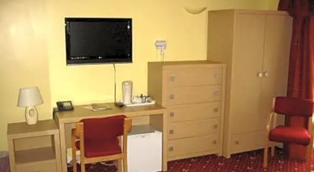 Номер Standard The Langham Hotel