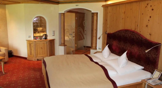 Люкс Superior с балконом Wellnessresidenz Schalber