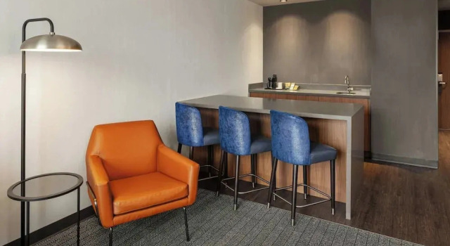 Одноместный люкс c 1 комнатой Courtyard by Marriott St Paul Downtown