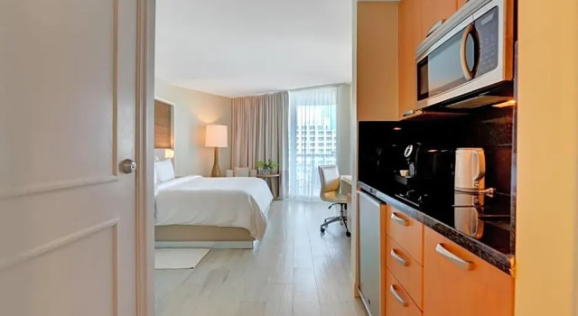 Четырёхместные студия-люкс Ocean view Beach House Fort Lauderdale, A Hilton Resort