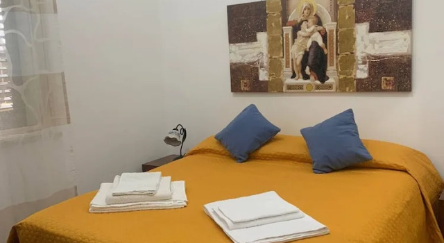 Smiles & Sunsets - Mrs Habana, Book Vacation Home Hotels in Sicily with Parking, Parking