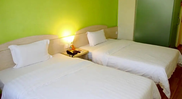 Двухместный номер Standard 7Days Inn Beijing Daxing Huangyi Road Nanhai Homeland