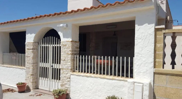VacanzaPortopalo Confortevole Villetta Marisella 250 m spiaggia, Book Hotel Hotels in Sicily with Parking, Parking