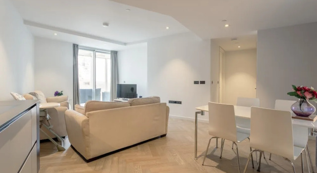 Incredible 1 Bedroom Penthouse with Balcony in Battersea, Забронировать Отель Баттерси Лондон, рядом с Мост Челси