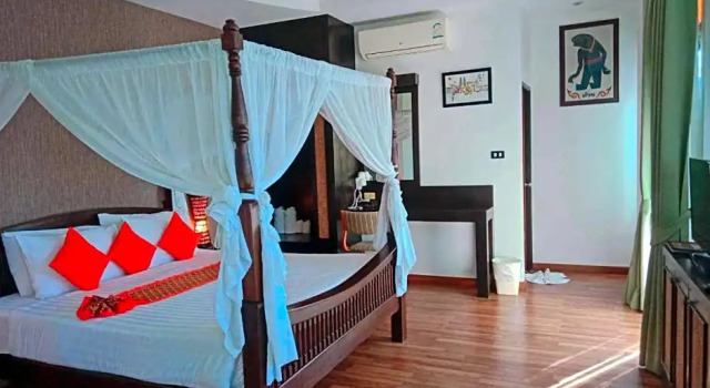 Номер Deluxe с балконом Jingjit Hotel