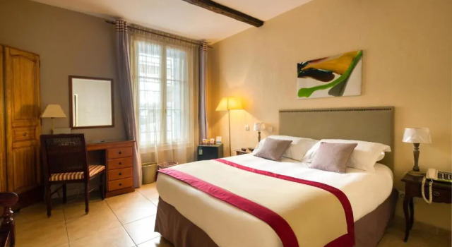 Standardowy dwuosobowy pokój piwnica Hotel d'Aragon
