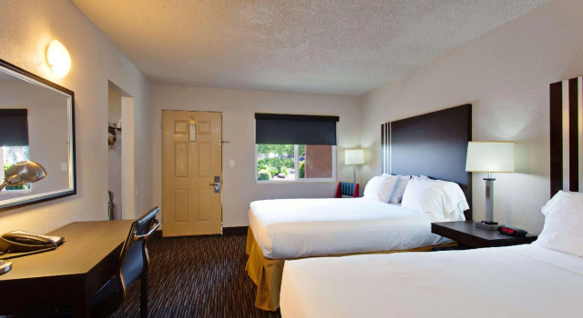 Четырёхместный номер Business Days Inn by Wyndham Chowchilla Gateway to Yosemite