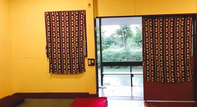 Slow Life Coffee Bar and Hostel