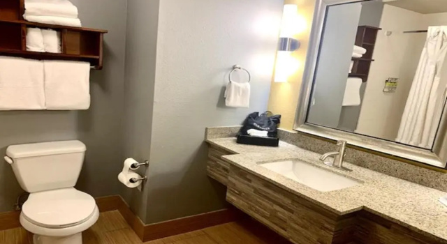Двухместный люкс Holiday Inn Express & Suites Perry-National Fairground Area by IHG