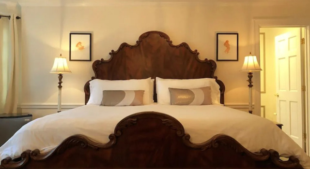 Ivy Manor Inn Village Center, Забронировать Отель Отели Бар-Харбора 3 звезды, рядом с Island Artisans, 3*