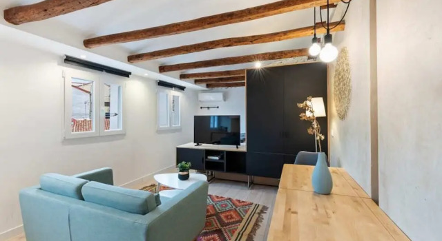 Charming Loft in La Latina, Close to City Centre, Забронировать Отель Отели Мадрида 3 звезды, рядом с Монастырь Энкарнасьон, 3*