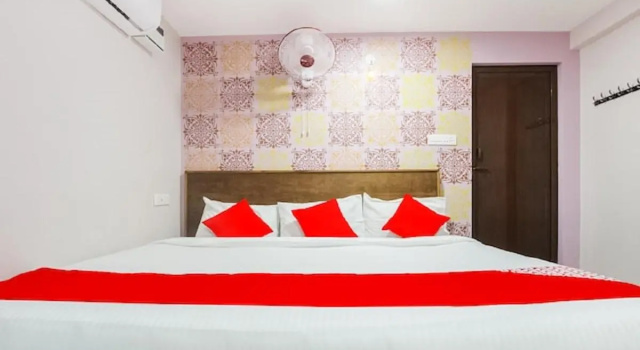 Кровать в общем номере Habiba Noor Inn