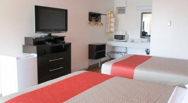 Motel 6 Kamloops, BC, Buchen Sie Motel Kamloops 