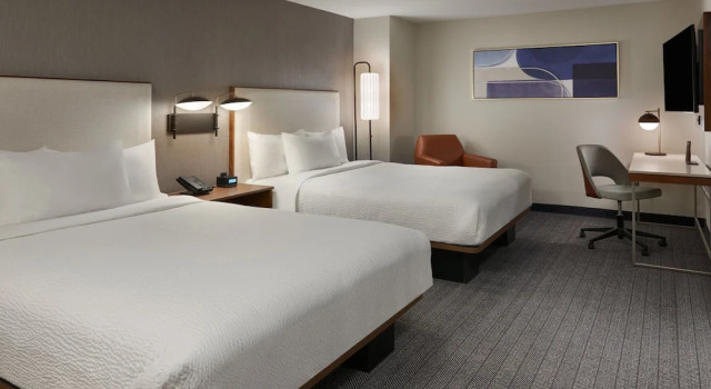 Четырёхместный номер Standard Courtyard by Marriott Kitchener