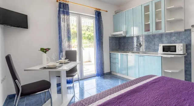 Студия Apartments Dobrila