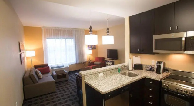 Четырёхместный люкс с 2 комнатами TownePlace Suites by Marriott Lincoln North