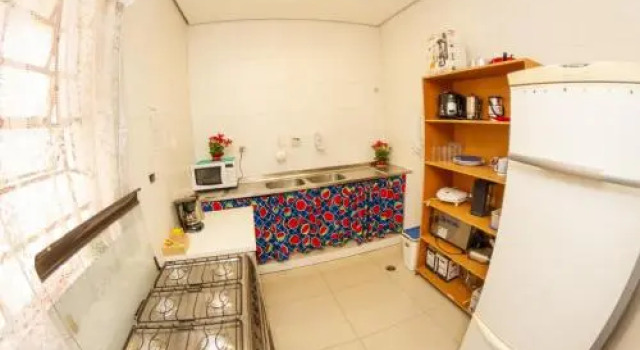 OBA 17 - QUARTO PRIVATIVO no BAIRRO DA LIBERDADE, Забронировать Отель Либердад , рядом с Собор Сан-Паулу