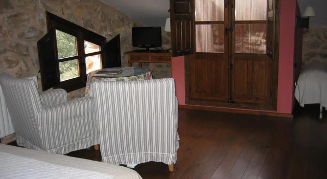 Hotel de Montaña Cueva Ahumada