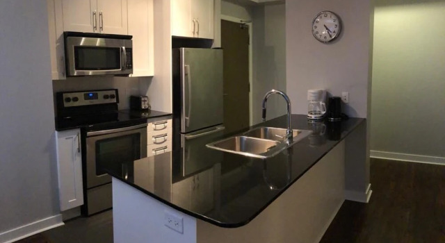 Galaxy Suites Square One, Varaa Hotelli Mississauga 