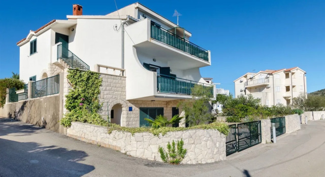 Apartments Sanda, Varaa Huoneisto Hotellit Split-Dalmatia pysäköinnillä, Pysäköinti