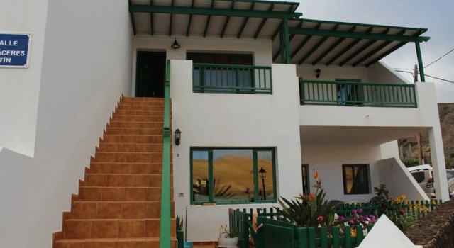 Apartment With 2 Bedrooms in Femés, With Wonderful Mountain View, Furn, Prenota Appartamento  