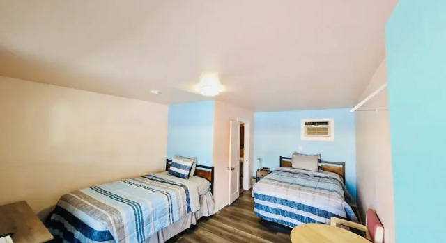 Четырёхместный номер Deluxe Цокольный этаж El Rey Motel