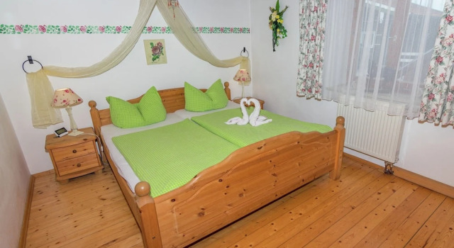 Апартаменты Spacious 4 Person Holiday Home near Chiemsee