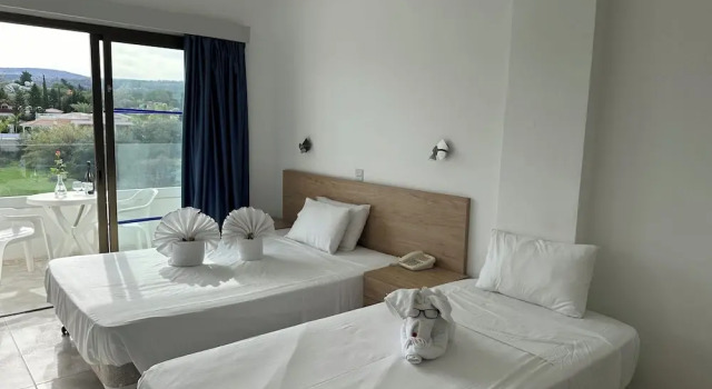 Трёхместный номер Standard с балконом Souli Beach Hotel