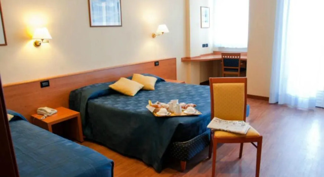 Трёхместный номер Standard Hotel Touring