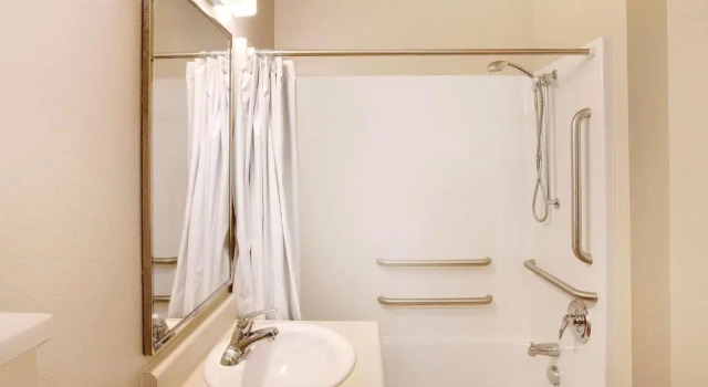 Люкс WoodSpring Suites San Antonio South
