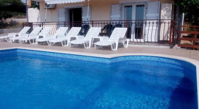 Апартаменты с 2 комнатами с видом на бассейн Apartments Ćurić