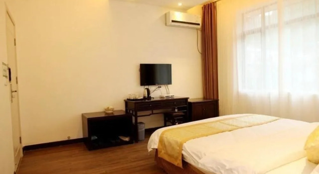 Отель Yangshuo Happy Hotel, Забронировать Отель Отели Яншо 3 звезды, рядом с Парк Яншо, 3*