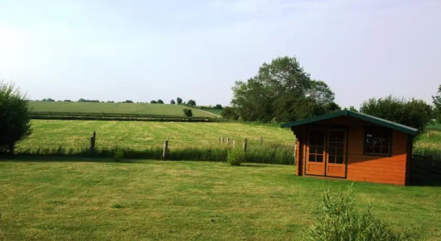Landhaus Presen Ferienwohnung, Book Feriehus Sommerhuse i Fehmarn, Hytte