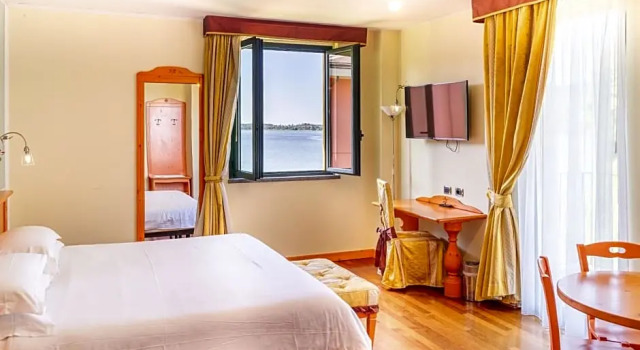 Номер Standard с видом на озеро Hotel Residence Montelago