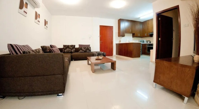 2 bed apt Overlooking Pool -tersefanou, Cyprus, Book Hotel Hoteller i Tersefanou med parkering, Parkering
