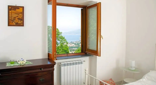 B&b L Arancio in fiore, Забронировать Отель «постель и завтрак» Отели Сант-Аньелло с парковкой, рядом с Железнодорожный вокзал Сант-Аньелло линии Circumvesuviana, Парковка