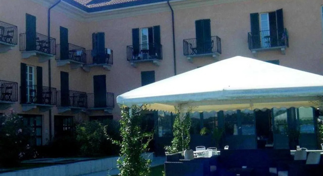 Elegant Apartment in Meina With Lake View, Prenota Appartamento Meina Lago Maggiore