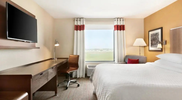 Четырёхместный номер Standard с видом на город Four Points by Sheraton Fargo Medical Center