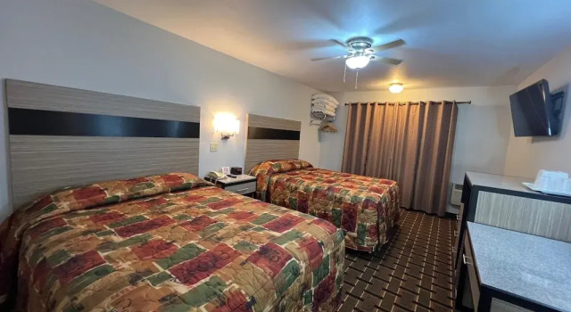 Четырёхместный номер Standard с балконом Deluxe Inn Capital O Nebraska City I 29