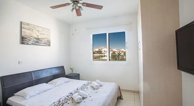 Apt Pernera Dyo - Modern 2 Bedroom Pernera Apt with Communal Pool - Close to all Amenities, Prenota Hotel Paralimni Famagusta