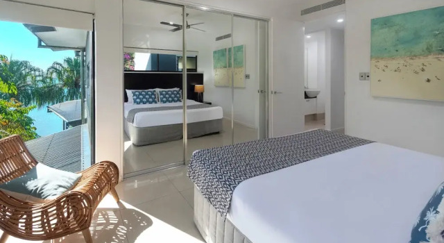 Вилла с 3 комнатами с балконом Villa 12 The Edge Oceanfront Deluxe 3 Bedroom Near Marina With Golf Buggy