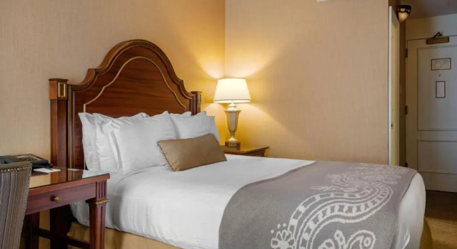 Двухместный номер Petite Omni Royal Orleans Hotel