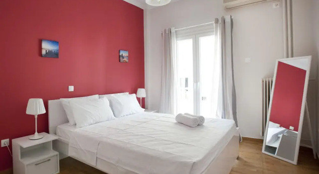 Апартаменты с 3 комнатами с балконом Pop art apartment at Koukaki